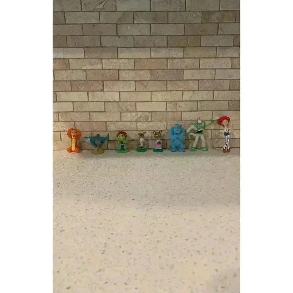 Little disney figurines FB